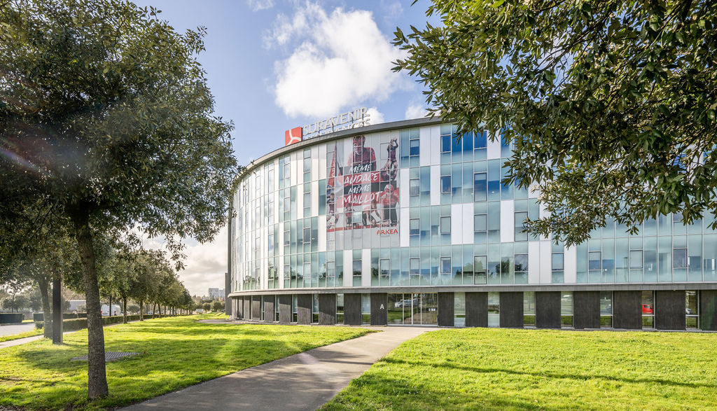 Suravenir Assurances entreprise engagée. Vue extérieure du siège social de St Herblain.